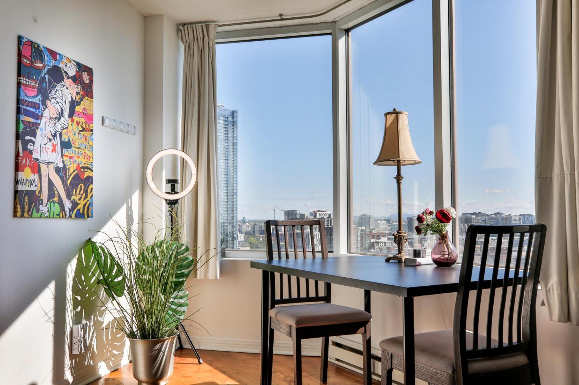 Beautiful Apartment - Gorgeous View Of The City - 7 Minute Walk To Metro - Self Check In — Photos 3